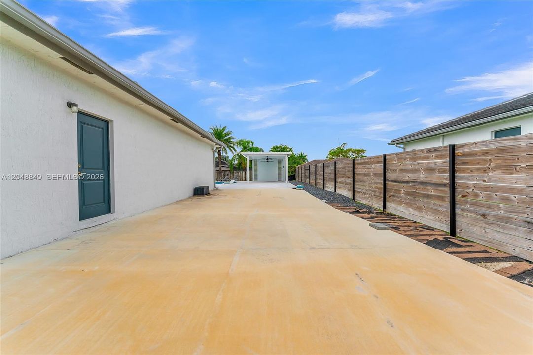 For Sale: $1,050,000 (4 beds, 3 baths, 2356 Square Feet)