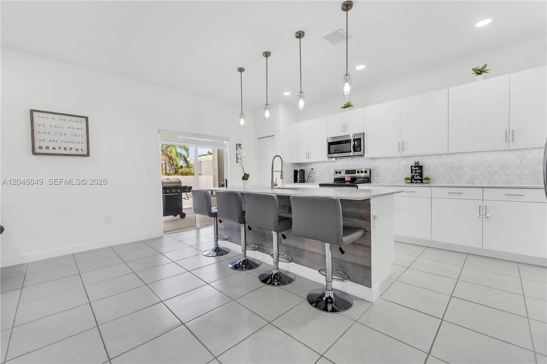For Sale: $1,050,000 (4 beds, 3 baths, 2356 Square Feet)