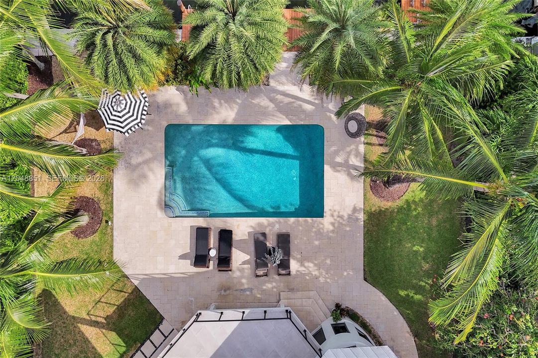 For Sale: $7,850,000 (6 beds, 7 baths, 6541 Square Feet)