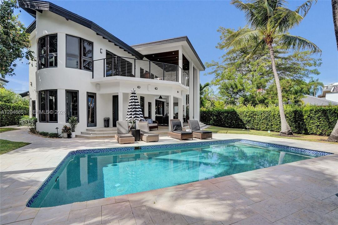 For Sale: $7,850,000 (6 beds, 7 baths, 6541 Square Feet)