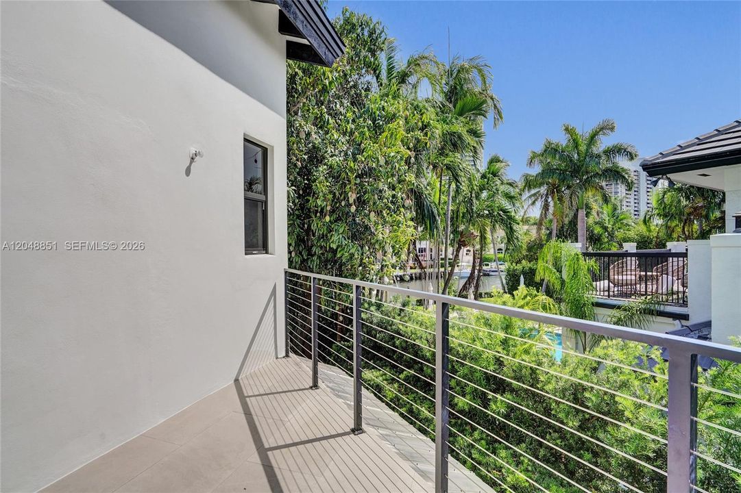 For Sale: $7,850,000 (6 beds, 7 baths, 6541 Square Feet)