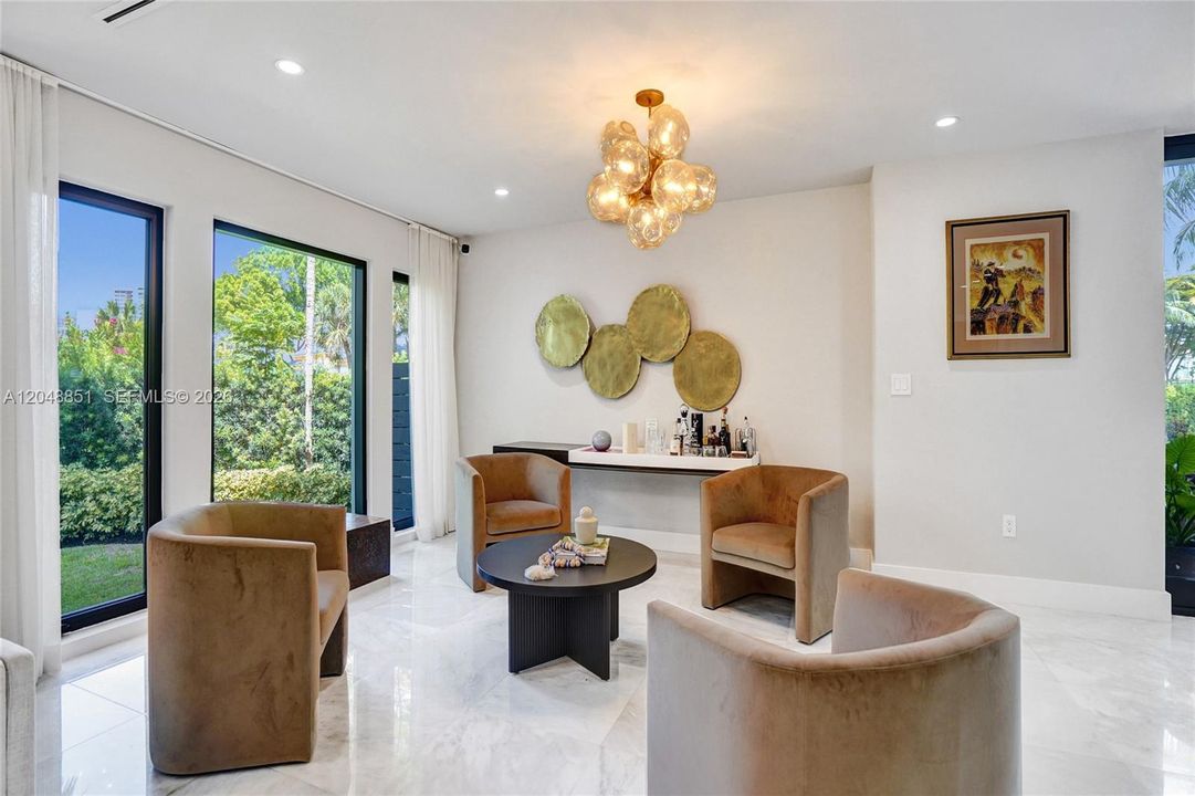 For Sale: $7,850,000 (6 beds, 7 baths, 6541 Square Feet)