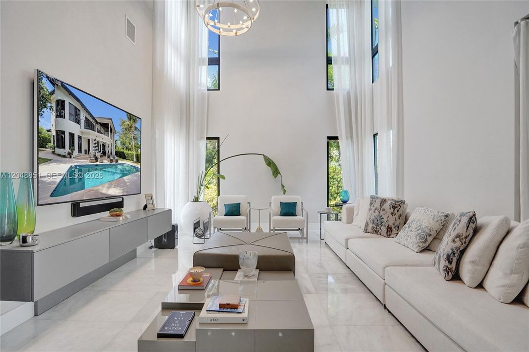 For Sale: $7,850,000 (6 beds, 7 baths, 6541 Square Feet)