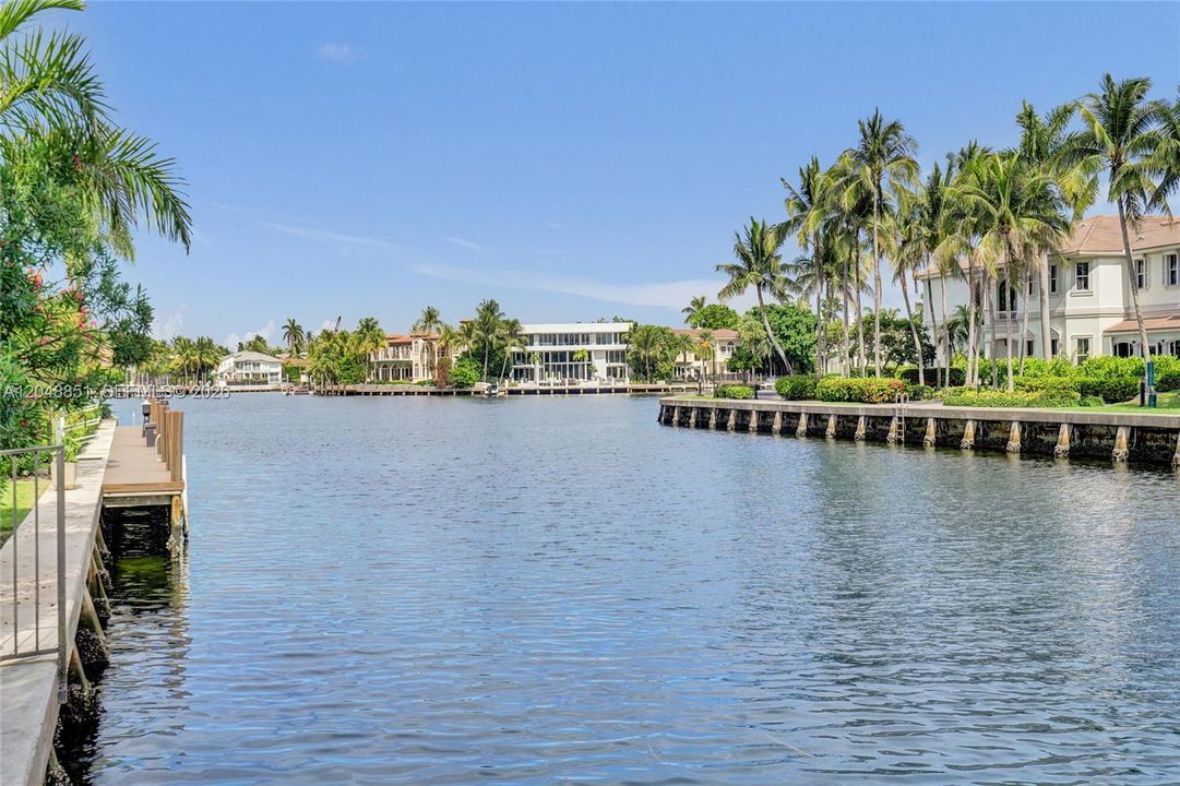 For Sale: $7,850,000 (6 beds, 7 baths, 6541 Square Feet)