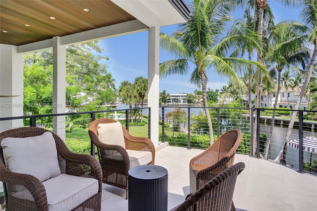 For Sale: $7,850,000 (6 beds, 7 baths, 6541 Square Feet)