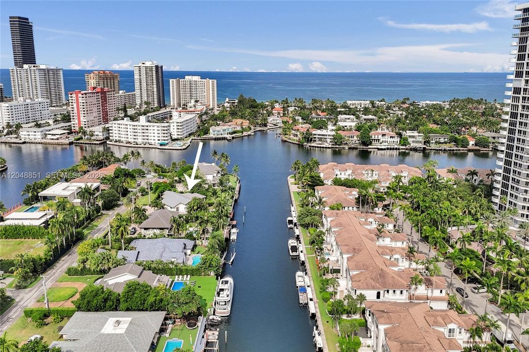 For Sale: $7,850,000 (6 beds, 7 baths, 6541 Square Feet)