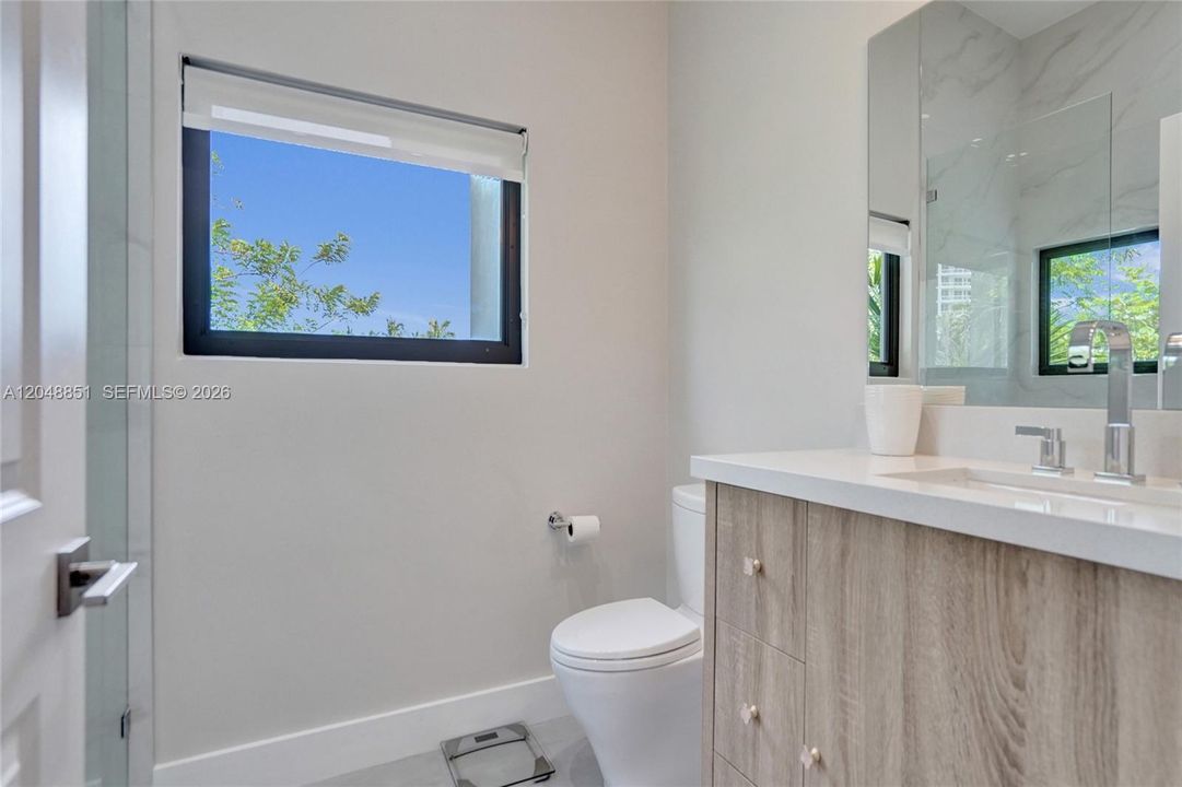 For Sale: $7,850,000 (6 beds, 7 baths, 6541 Square Feet)