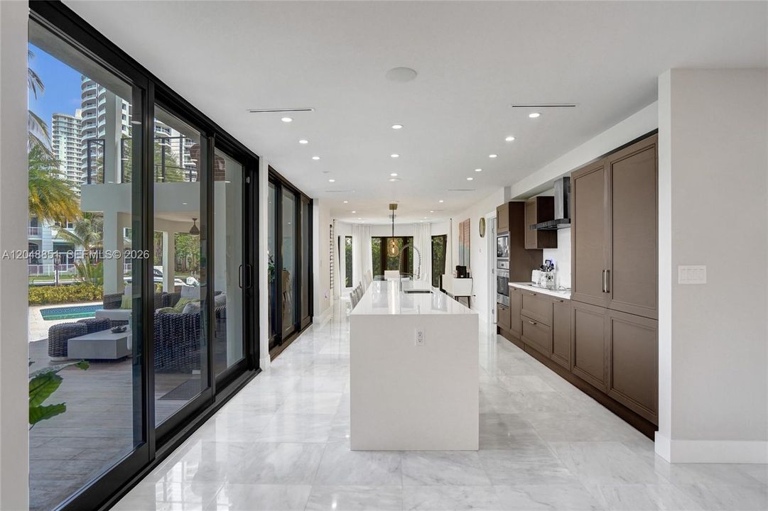 For Sale: $7,850,000 (6 beds, 7 baths, 6541 Square Feet)