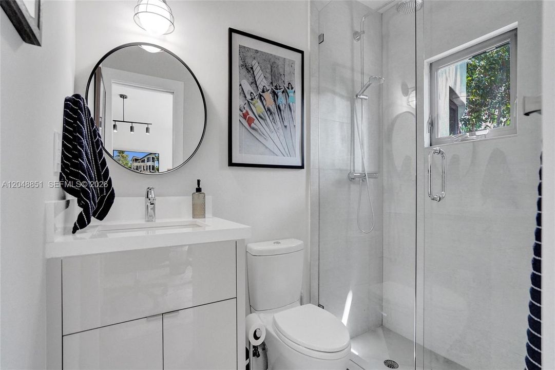 For Sale: $7,850,000 (6 beds, 7 baths, 6541 Square Feet)