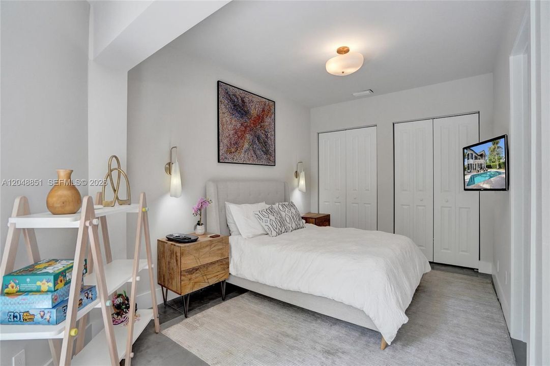For Sale: $7,850,000 (6 beds, 7 baths, 6541 Square Feet)
