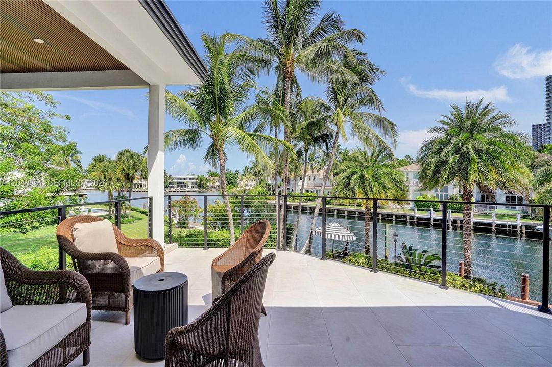 For Sale: $7,850,000 (6 beds, 7 baths, 6541 Square Feet)