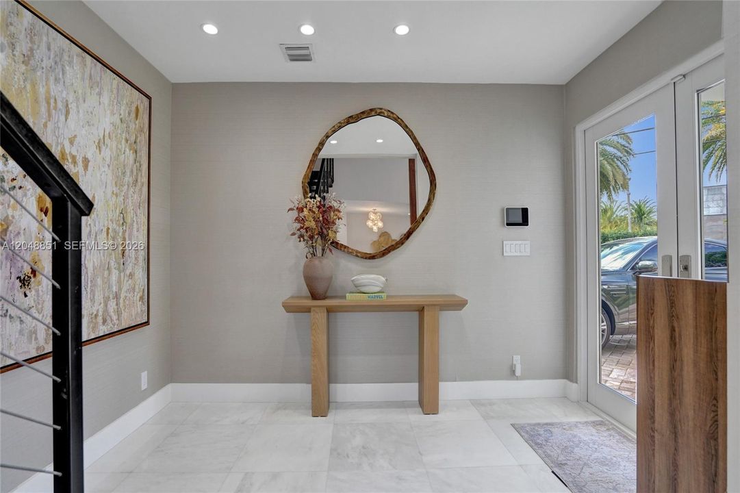 For Sale: $7,850,000 (6 beds, 7 baths, 6541 Square Feet)