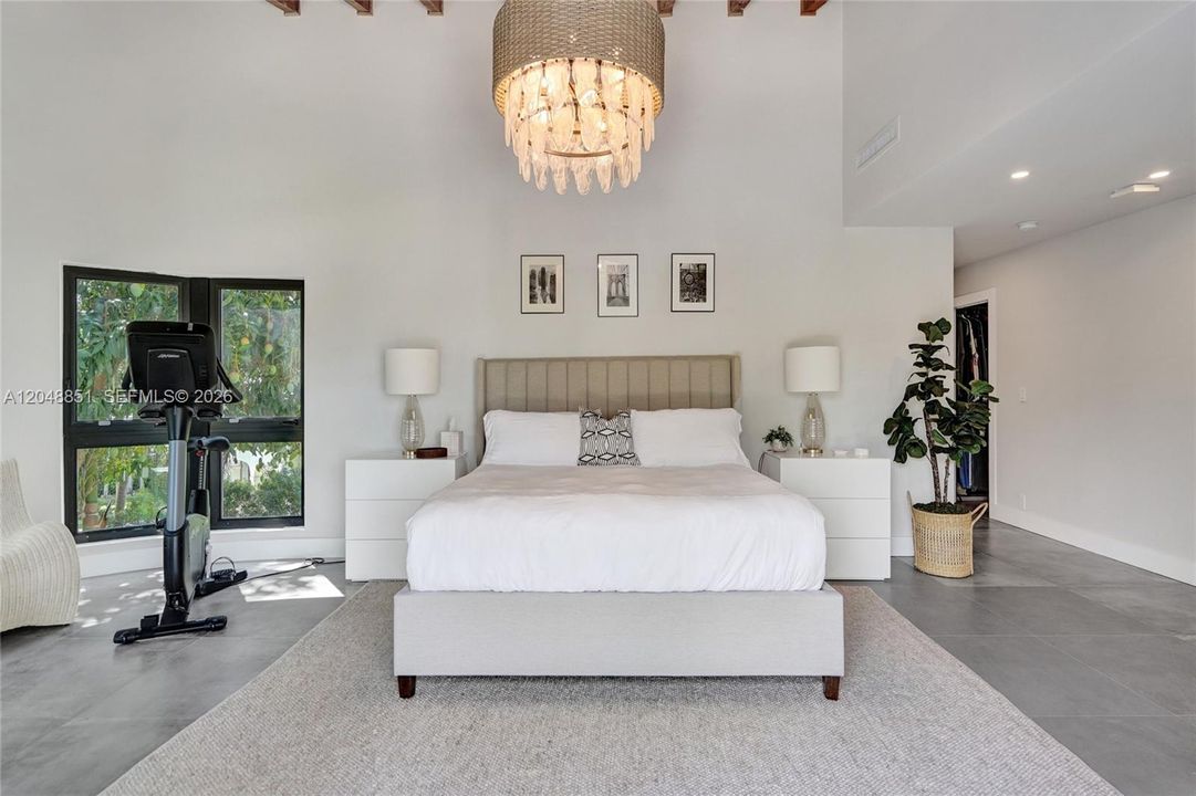 For Sale: $7,850,000 (6 beds, 7 baths, 6541 Square Feet)