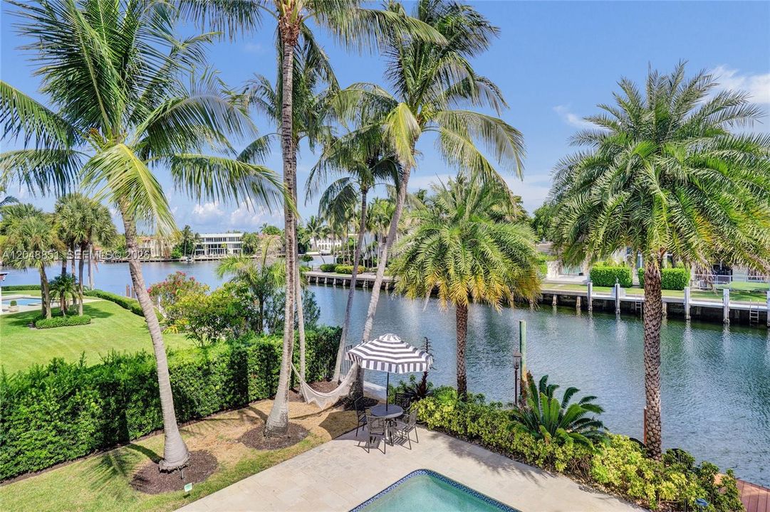 For Sale: $7,850,000 (6 beds, 7 baths, 6541 Square Feet)
