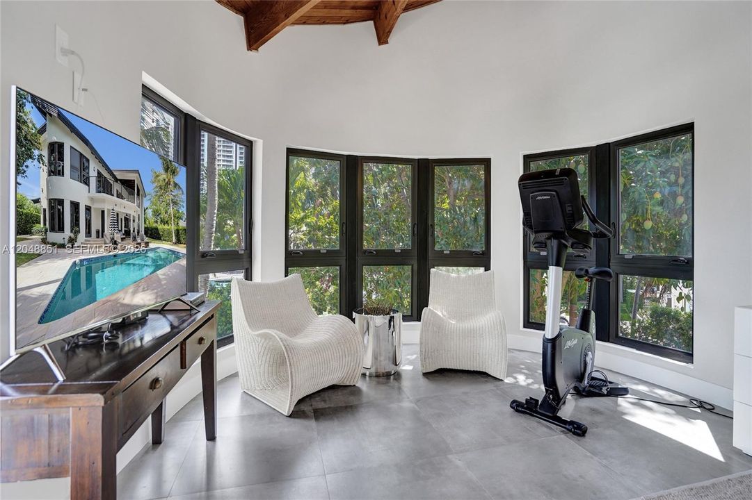 For Sale: $7,850,000 (6 beds, 7 baths, 6541 Square Feet)