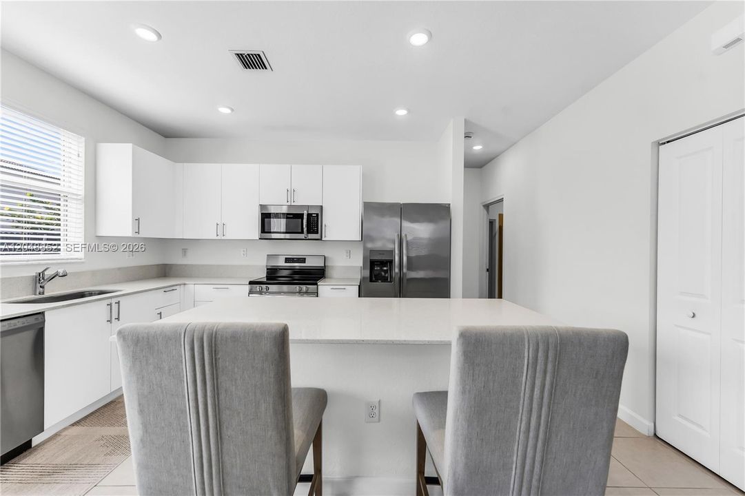 For Sale: $795,000 (4 beds, 3 baths, 2324 Square Feet)