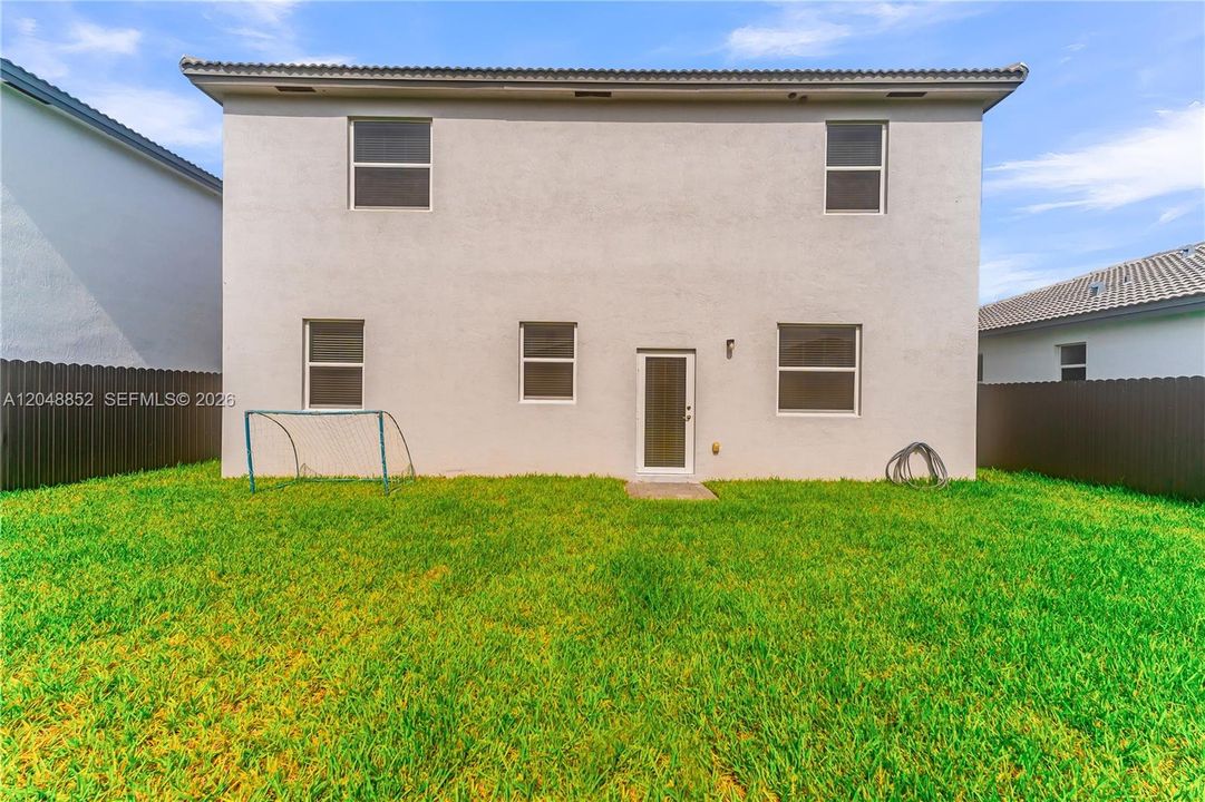For Sale: $795,000 (4 beds, 3 baths, 2324 Square Feet)