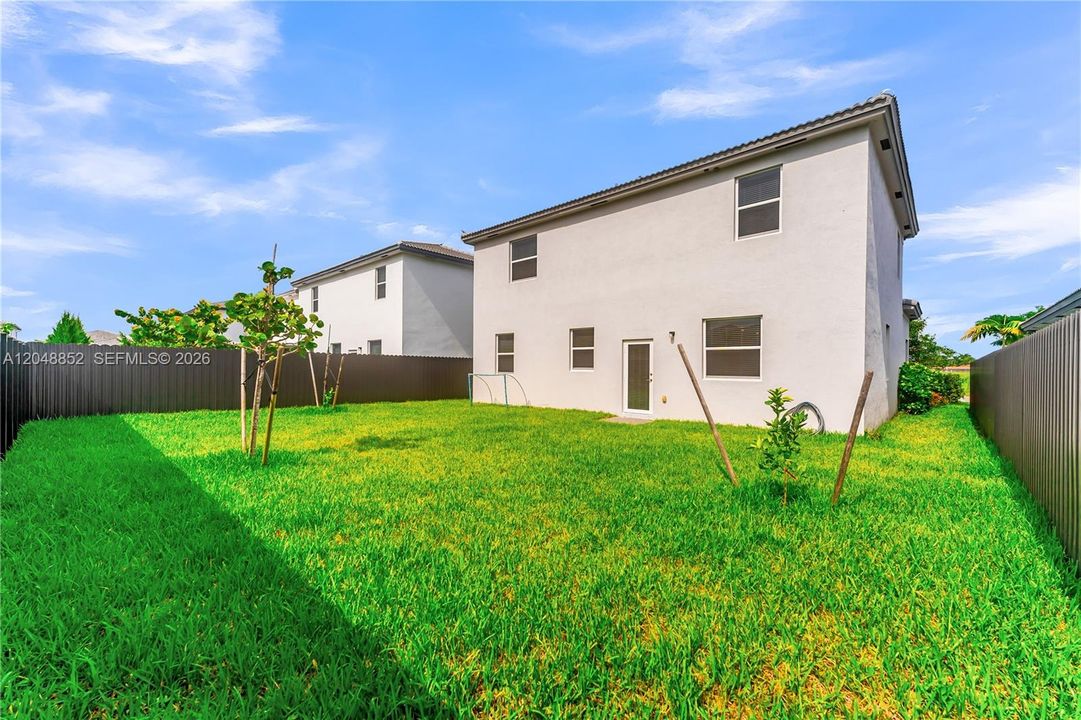 For Sale: $795,000 (4 beds, 3 baths, 2324 Square Feet)