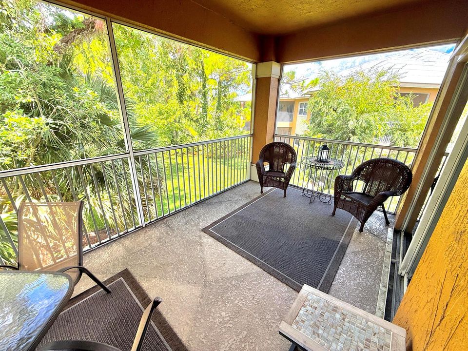 8247 Mulligan Cir side A