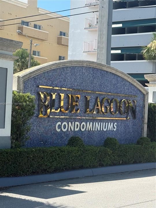 For Sale: $395,000 (2 beds, 1 baths, 860 Square Feet)