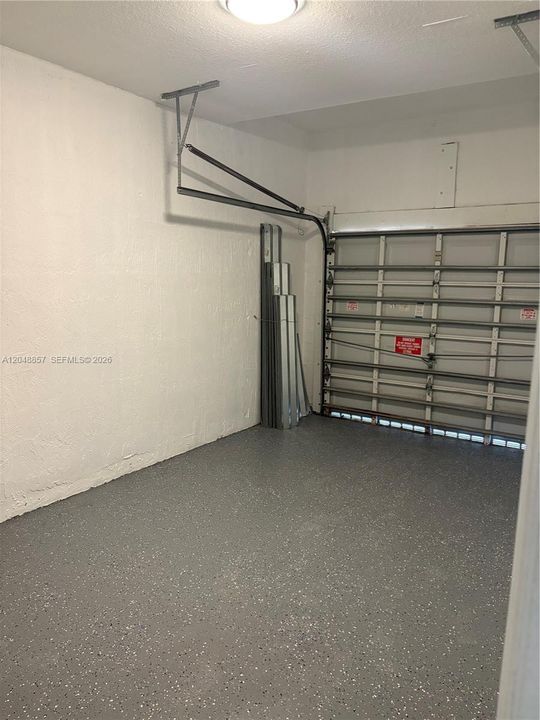 For Rent: $2,400 (3 beds, 2 baths, 1672 Square Feet)