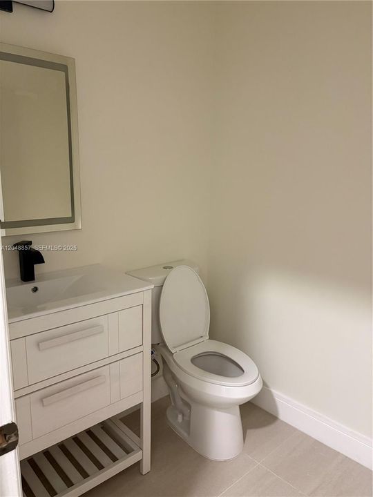 For Rent: $2,400 (3 beds, 2 baths, 1672 Square Feet)
