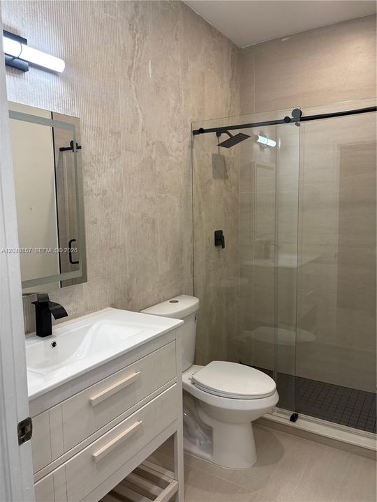For Rent: $2,400 (3 beds, 2 baths, 1672 Square Feet)