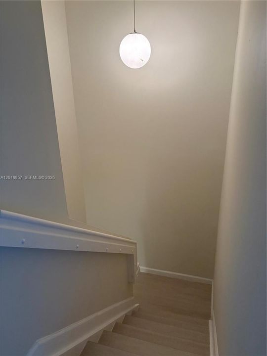 For Rent: $2,400 (3 beds, 2 baths, 1672 Square Feet)