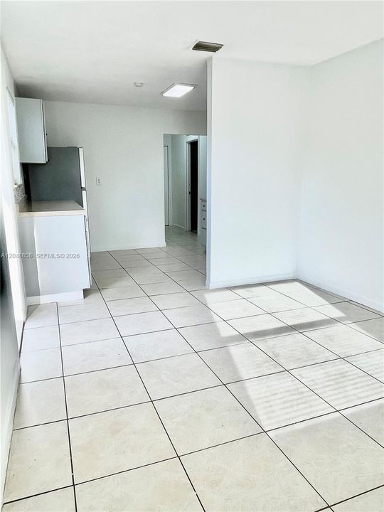 For Rent: $1,750 (2 beds, 1 baths, 1266 Square Feet)