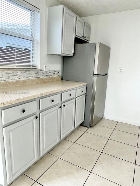 For Rent: $1,750 (2 beds, 1 baths, 1266 Square Feet)