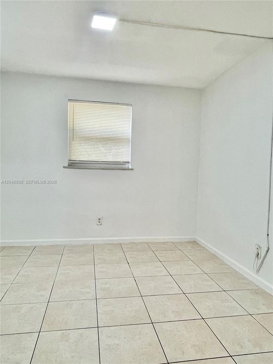For Rent: $1,750 (2 beds, 1 baths, 1266 Square Feet)