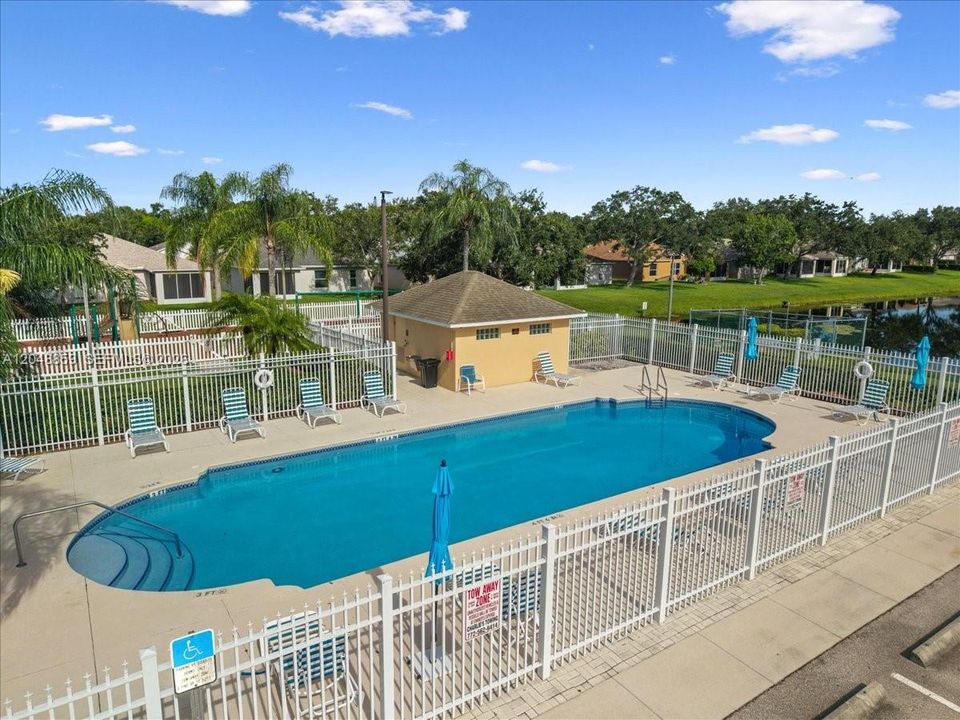 For Sale: $299,000 (4 beds, 2 baths, 1922 Square Feet)