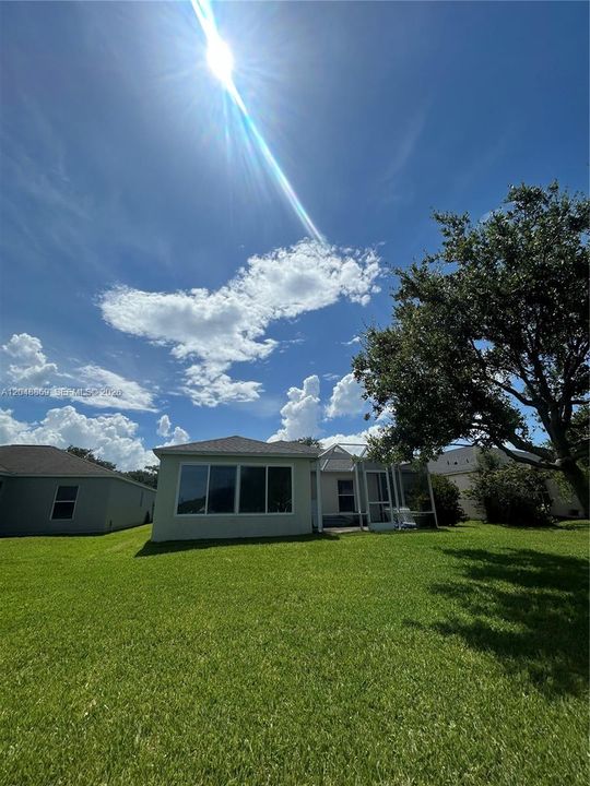 For Sale: $299,000 (4 beds, 2 baths, 1922 Square Feet)