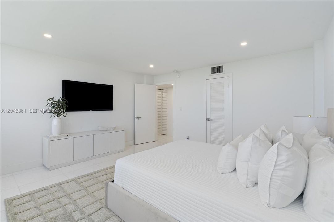 For Rent: $6,300 (3 beds, 2 baths, 1916 Square Feet)
