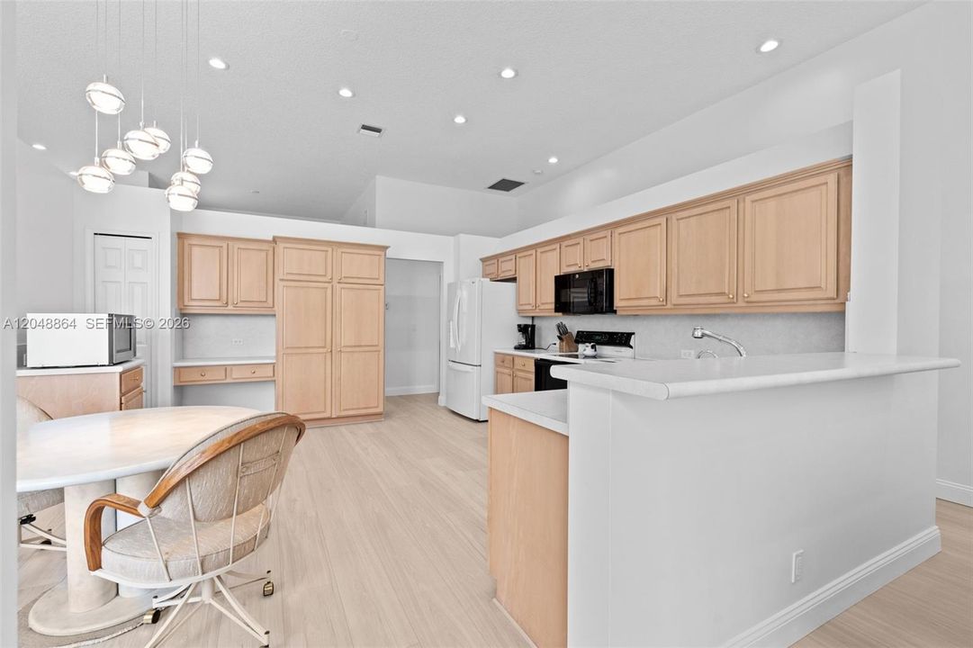 Active With Contract: $899,000 (4 beds, 3 baths, 2877 Square Feet)