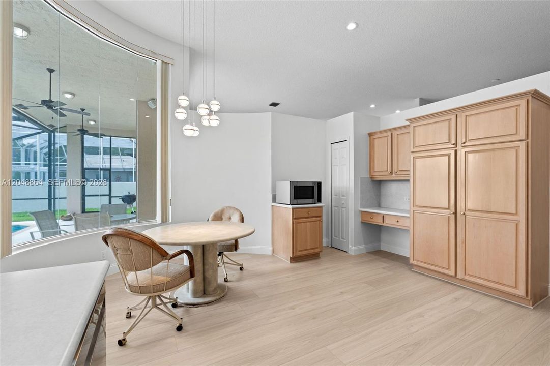 Active With Contract: $899,000 (4 beds, 3 baths, 2877 Square Feet)