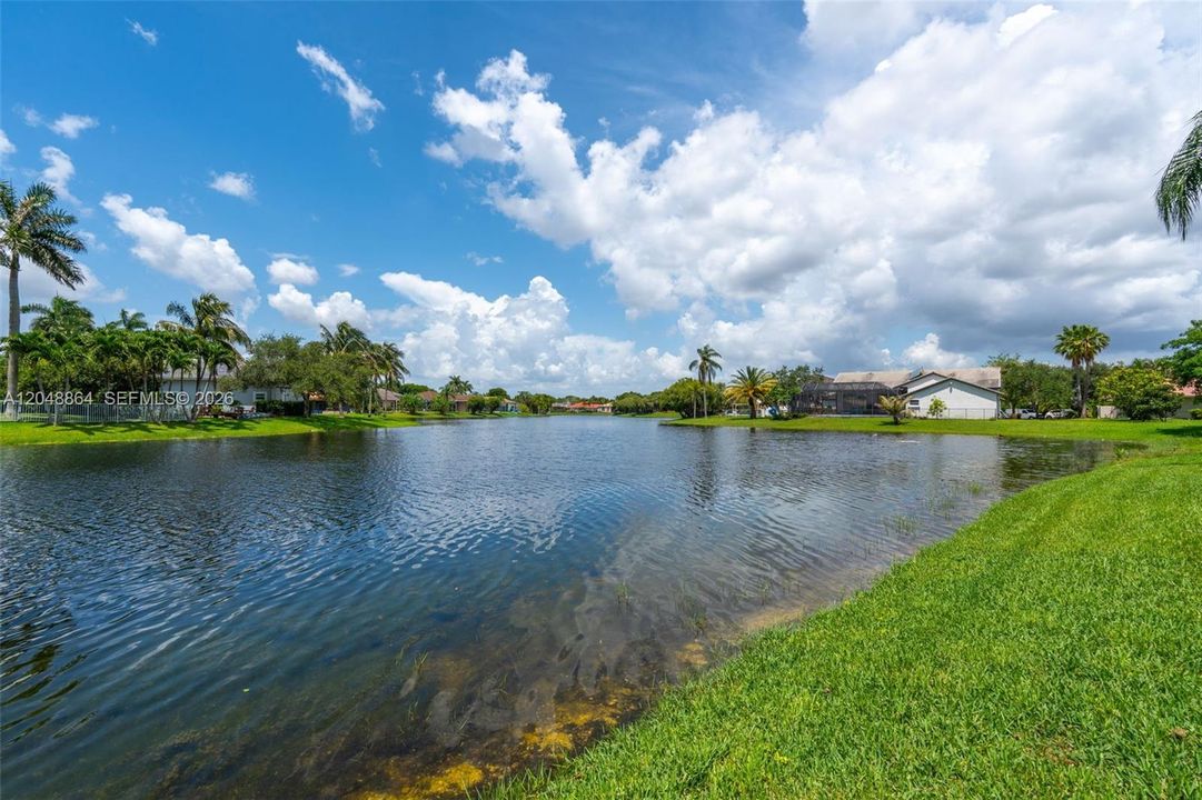 Active With Contract: $899,000 (4 beds, 3 baths, 2877 Square Feet)