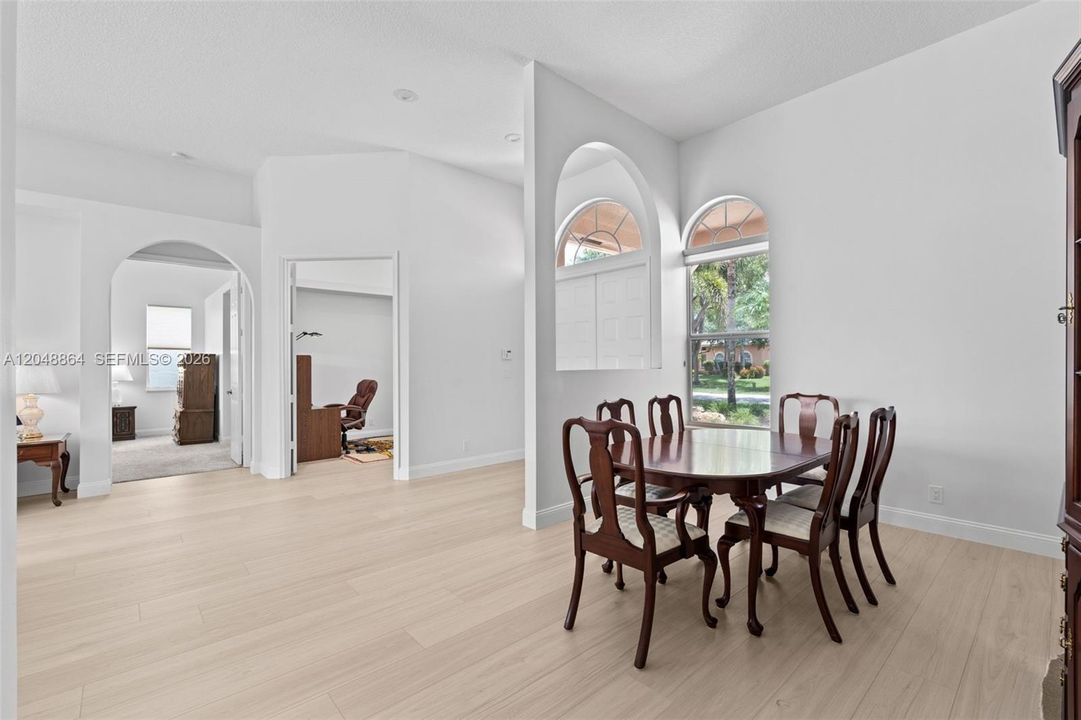 Active With Contract: $899,000 (4 beds, 3 baths, 2877 Square Feet)