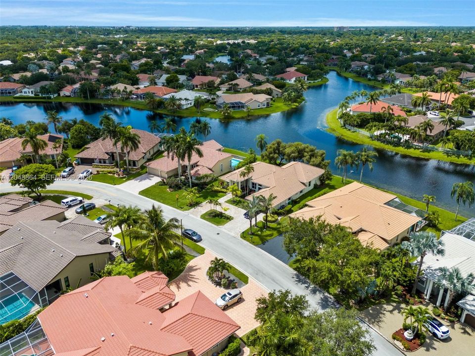 Active With Contract: $899,000 (4 beds, 3 baths, 2877 Square Feet)