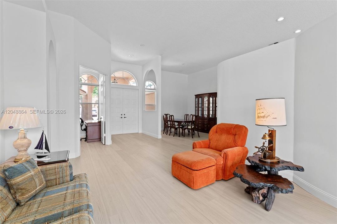 Active With Contract: $899,000 (4 beds, 3 baths, 2877 Square Feet)