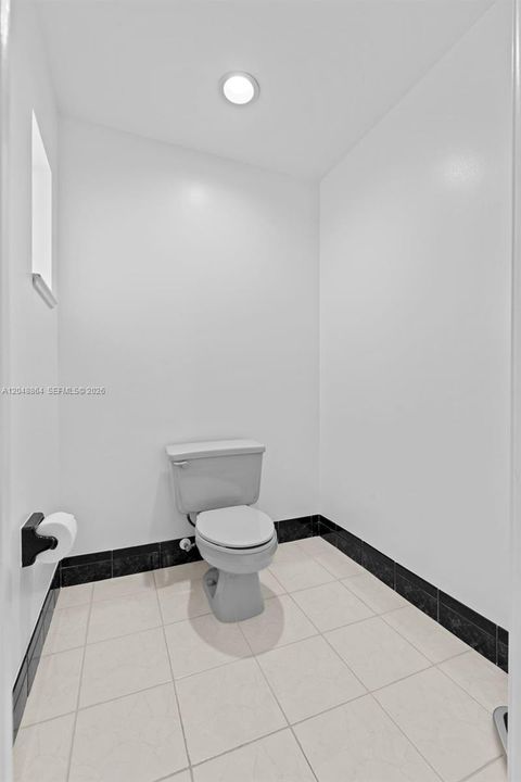 Active With Contract: $899,000 (4 beds, 3 baths, 2877 Square Feet)