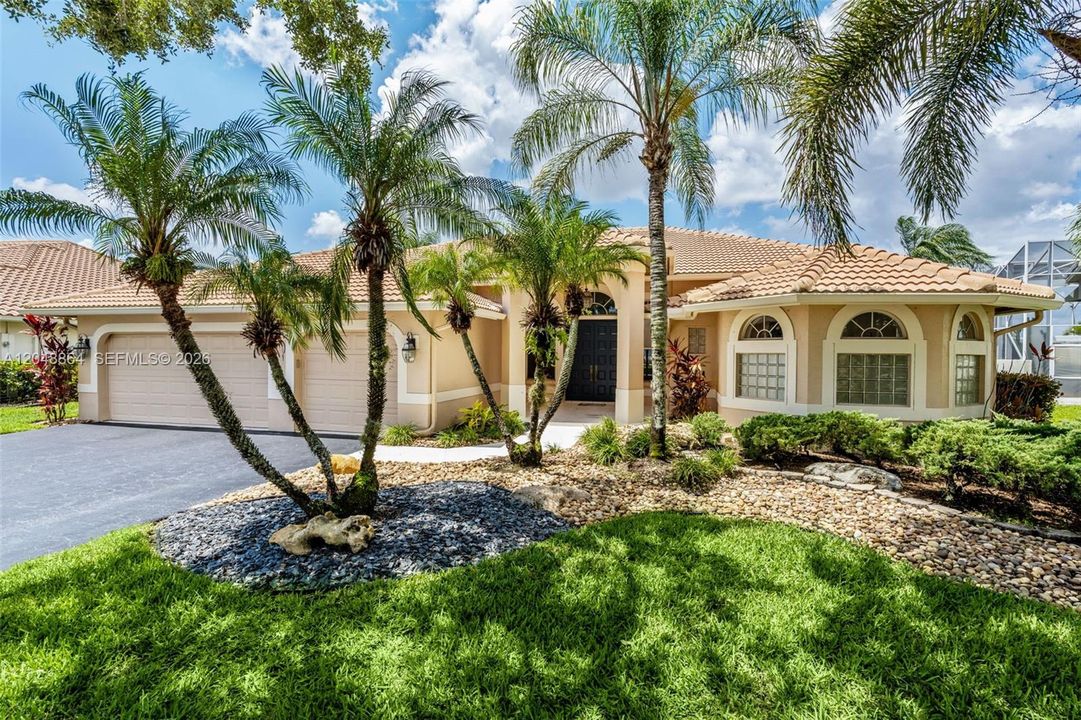 Active With Contract: $899,000 (4 beds, 3 baths, 2877 Square Feet)