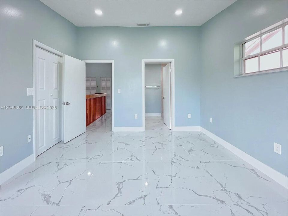 For Sale: $370,000 (2 beds, 2 baths, 1350 Square Feet)