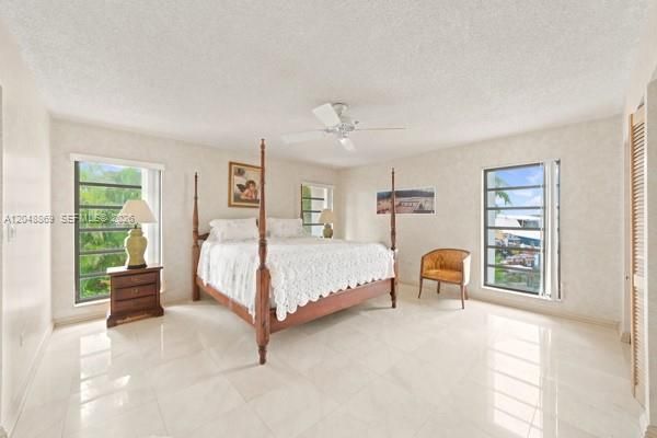 En Venta: $3,750,000 (4 camas, 4 baños, 2320 Pies cuadrados)