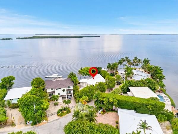En Venta: $3,750,000 (4 camas, 4 baños, 2320 Pies cuadrados)