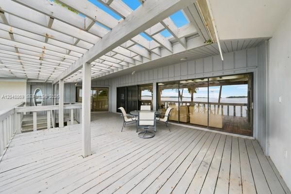 En Venta: $3,750,000 (4 camas, 4 baños, 2320 Pies cuadrados)