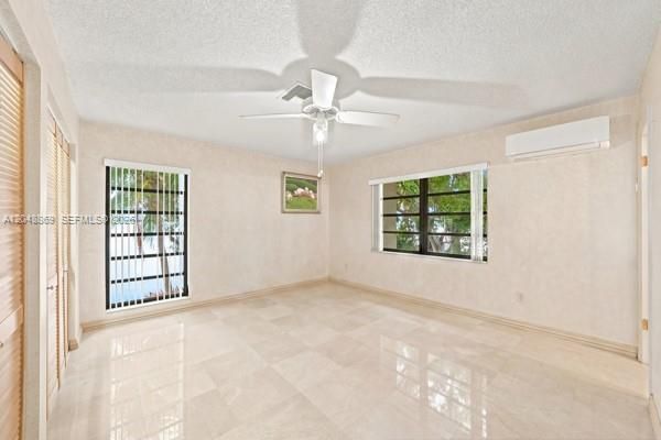 En Venta: $3,750,000 (4 camas, 4 baños, 2320 Pies cuadrados)