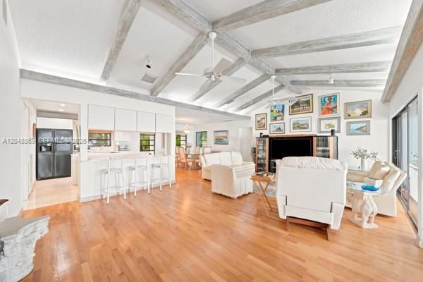 En Venta: $3,750,000 (4 camas, 4 baños, 2320 Pies cuadrados)