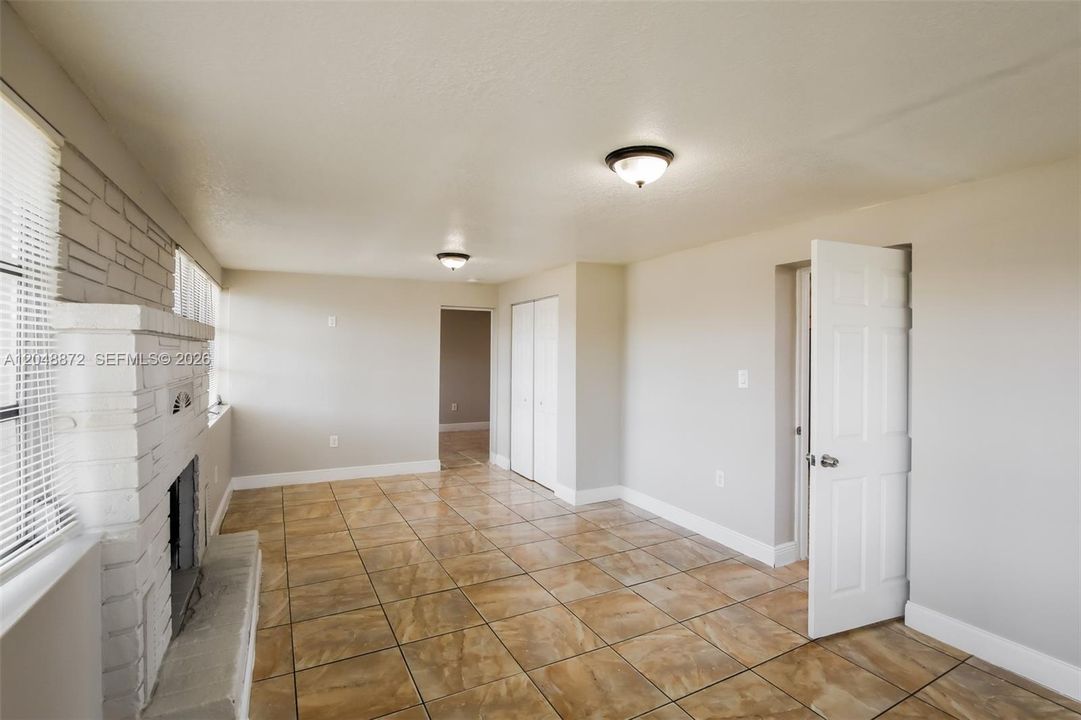 For Rent: $3,025 (4 beds, 2 baths, 1748 Square Feet)