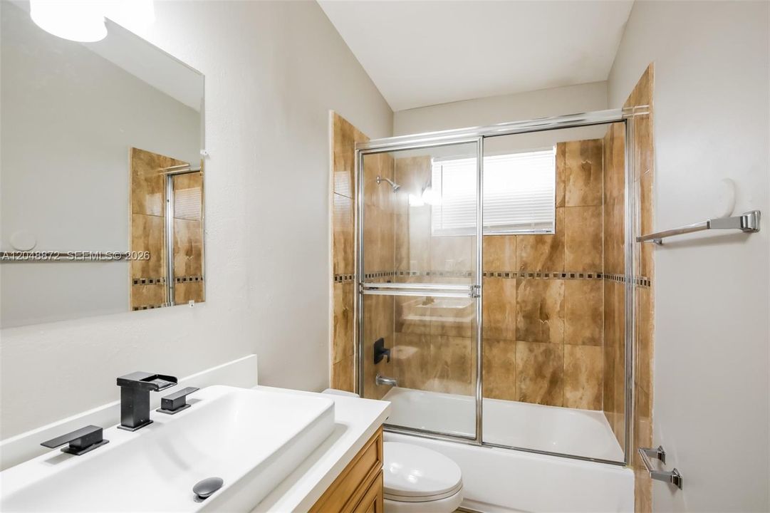 For Rent: $3,025 (4 beds, 2 baths, 1748 Square Feet)